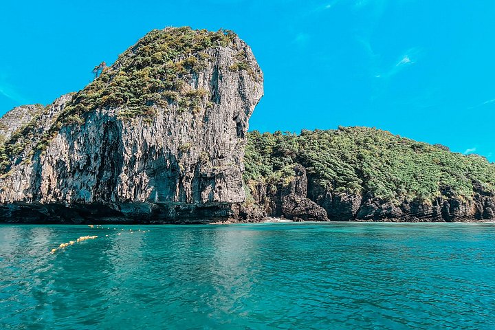 Excursion privée en bateau explorant les magnifiques îles Phi Phi à Phuket, Thaïlande, photo 19 | wizardtrip