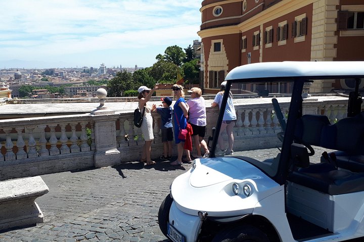 Privat golfbilstur i Roms historiska centrum, besök sevärdheter som Fontana di Trevi och Pantheon, foto 24 | wizardtrip