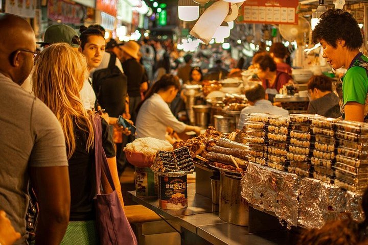 A guided food and drink tour through Seoul's hidden alleys and local markets, photo 6 | wizardtrip