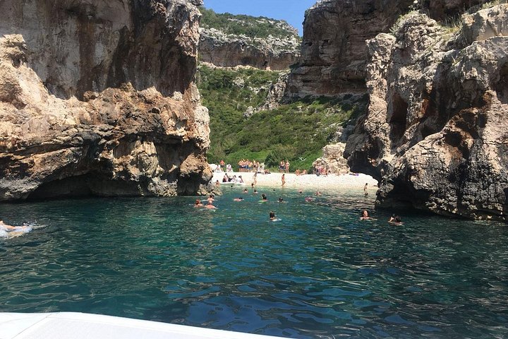 Båttur som utforskar Blå grottan, Hvar och andra öar i Kroatien, foto 18 | wizardtrip
