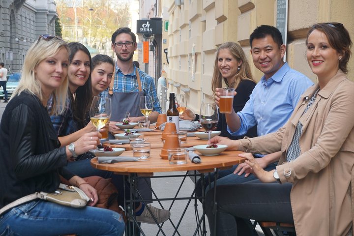 En guidet mad- og drikkevandring i Ljubljana, Slovenien, med smagsprøver på lokale delikatesser, foto 10 | wizardtrip