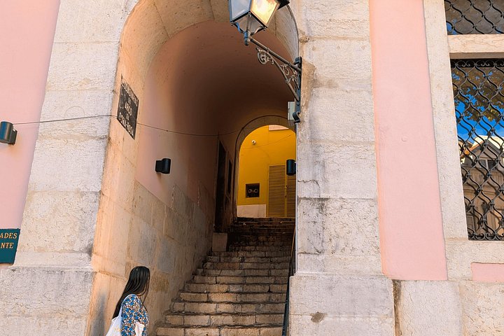 En kulinarisk resa genom Lisbons historiska Alfama-distrikt, med traditionell mat och lokala drycker, foto 11 | wizardtrip