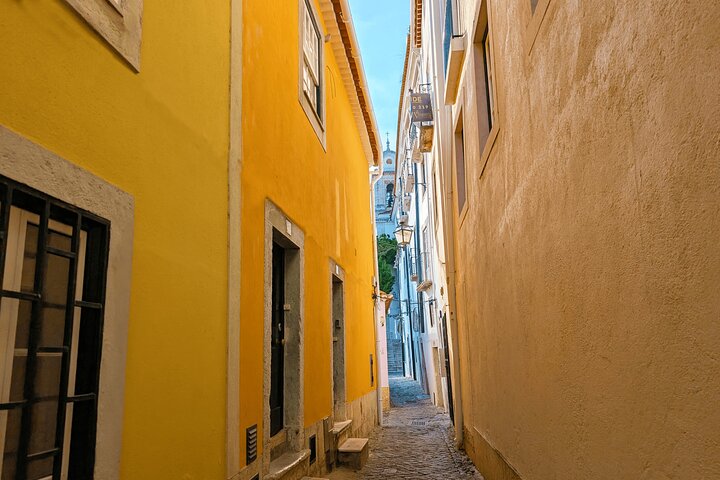 En kulinarisk resa genom Lisbons historiska Alfama-distrikt, med traditionell mat och lokala drycker, foto 16 | wizardtrip