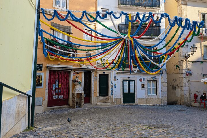 En kulinarisk resa genom Lisbons historiska Alfama-distrikt, med traditionell mat och lokala drycker, foto 17 | wizardtrip