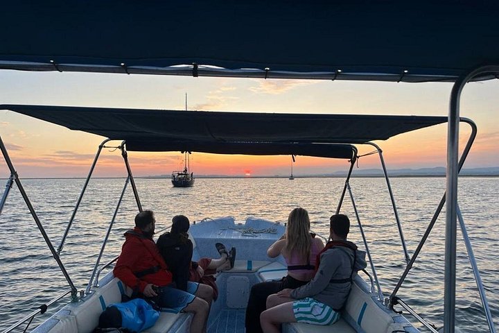 Gita in barca al tramonto nella Ria Formosa, Portogallo, esplorando isole e gustando prelibatezze locali, foto 10 | wizardtrip