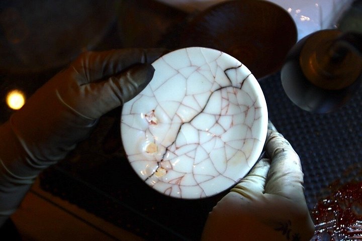 Experience traditional Japanese Kintsugi art in Tokyo, repairing pottery with golden joinery, photo 17 | wizardtrip