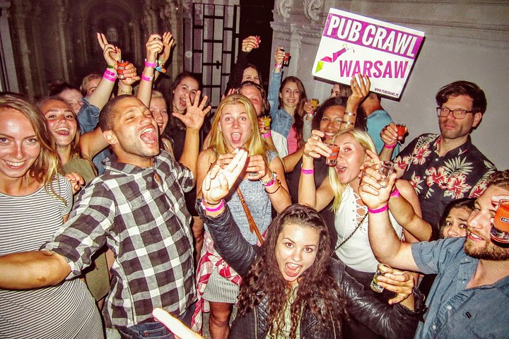 Soirée Pub Crawl à Varsovie : Bars, Boîte de nuit, Cocktails et Jeux | wizardtrip