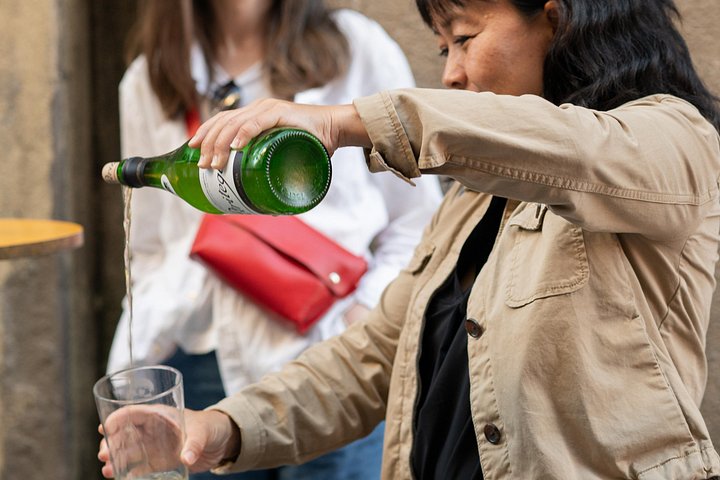 Explore Bilbao's culinary scene with a local guide, tasting pintxos and wine at authentic bars, photo 12 | wizardtrip