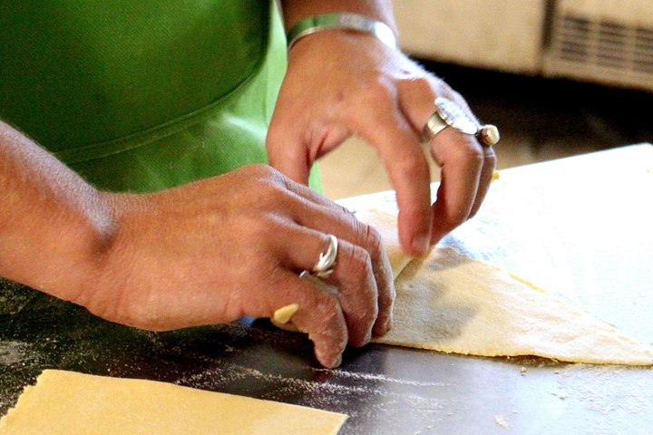 Cours de cuisine sicilienne authentique à Taormine, incluant visite du marché et repas fait maison, photo 11 | wizardtrip