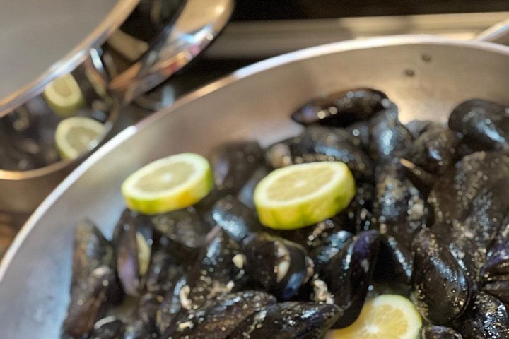 Cours de cuisine sicilienne authentique à Taormine, incluant visite du marché et repas fait maison, photo 14 | wizardtrip