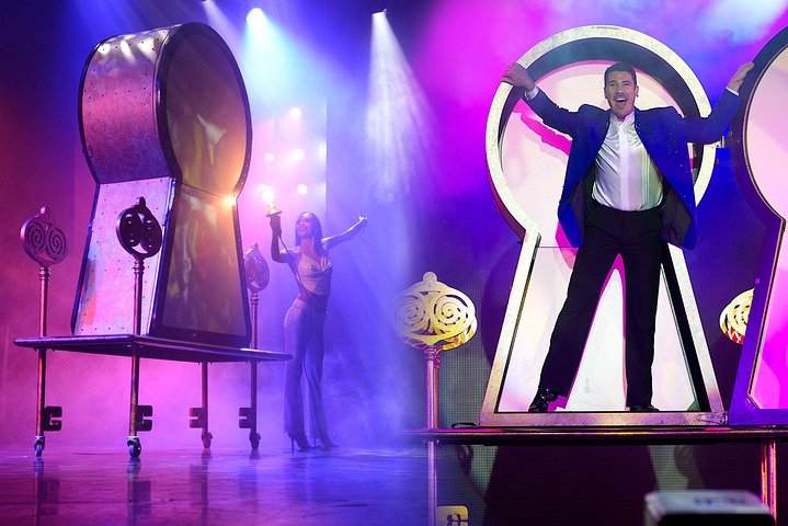 Spectacle de magie et d'illusion primé à Myrtle Beach, avec des illusions grandioses et des danseurs, photo 10 | wizardtrip