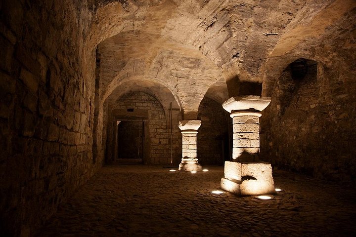 Tour histórico a pé em Praga focado na Segunda Guerra Mundial e na Operação Anthropoid, incluindo adegas subterrâneas e catedrais, foto 7 | wizardtrip