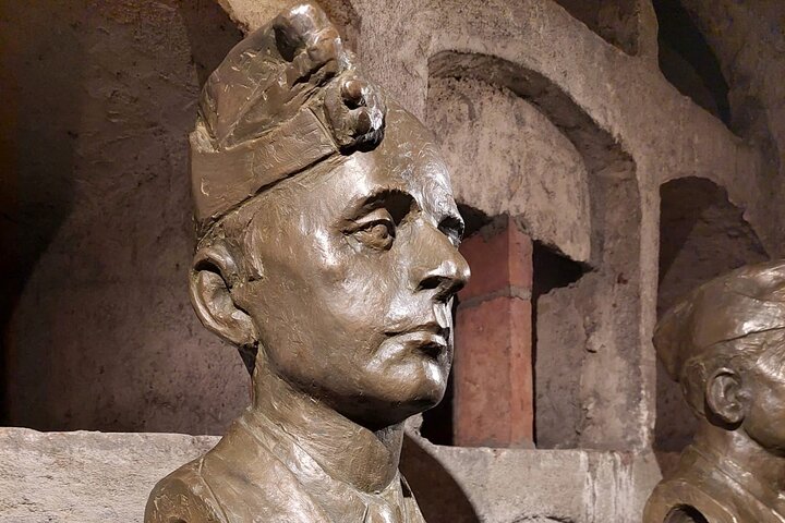 Tour histórico a pé em Praga focado na Segunda Guerra Mundial e na Operação Anthropoid, incluindo adegas subterrâneas e catedrais, foto 8 | wizardtrip