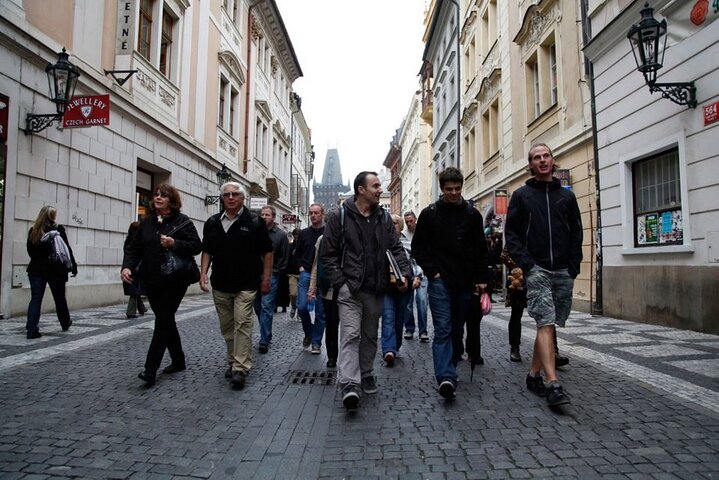Tour histórico a pé em Praga focado na Segunda Guerra Mundial e na Operação Anthropoid, incluindo adegas subterrâneas e catedrais, foto 10 | wizardtrip