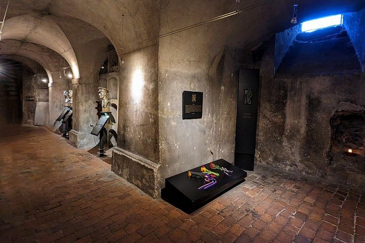 Tour histórico a pé em Praga focado na Segunda Guerra Mundial e na Operação Anthropoid, incluindo adegas subterrâneas e catedrais, foto 14 | wizardtrip