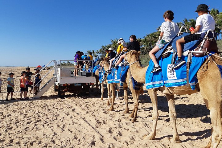Nyd en betagende solnedgangs kameltur langs Broome's Cable Beach, Western Australia, foto 10 | wizardtrip