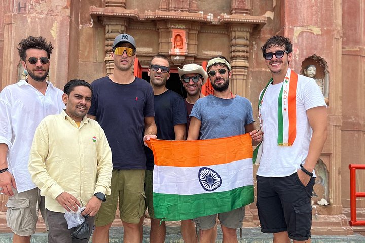 Experimente o coração espiritual de Varanasi num passeio guiado pelos seus ghats e templos sagrados, foto 18 | wizardtrip