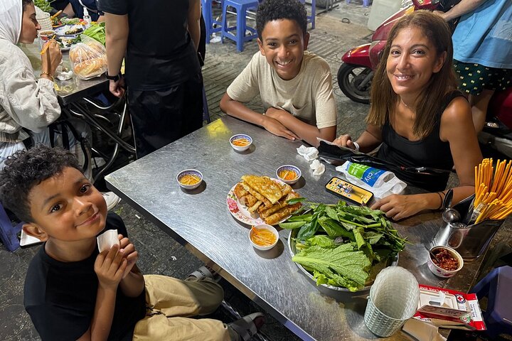 Découvrez la cuisine de rue authentique de Ho Chi Minh-Ville lors d'un tour guidé en moto, en dégustant des spécialités locales, photo 26 | wizardtrip