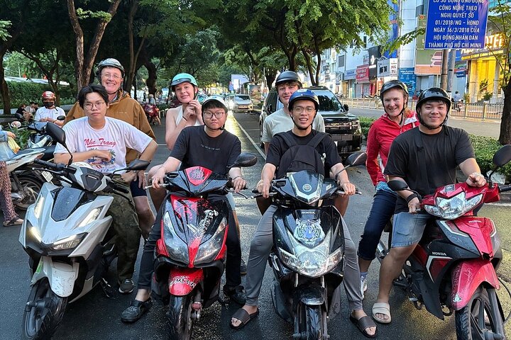 Découvrez la cuisine de rue authentique de Ho Chi Minh-Ville lors d'un tour guidé en moto, en dégustant des spécialités locales, photo 32 | wizardtrip