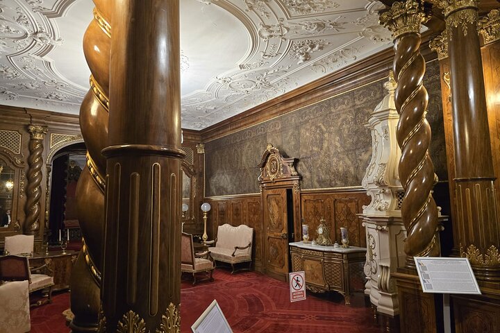 Explore los castillos de Peleș, Bran y Râșnov, y el Monasterio de Sinaia en un tour de lujo en grupo pequeño desde Brașov, foto 24 | wizardtrip