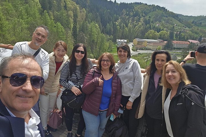 Explore los castillos de Peleș, Bran y Râșnov, y el Monasterio de Sinaia en un tour de lujo en grupo pequeño desde Brașov, foto 34 | wizardtrip