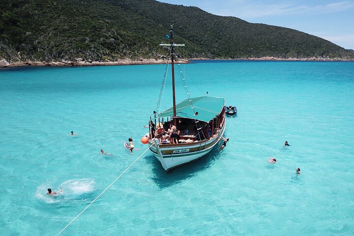 Excursion en bateau Don Juan à Arraial do Cabo | wizardtrip