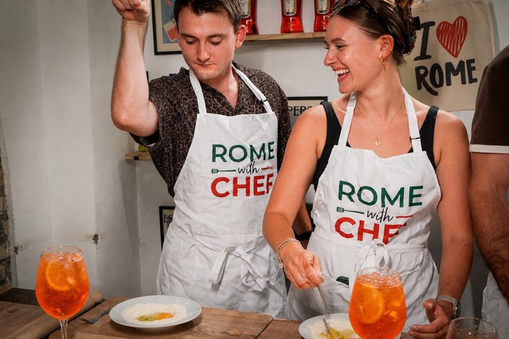 Rome Tipsy Cooking Class: Make Pasta and Mix 3 Spritz Cocktails | wizardtrip