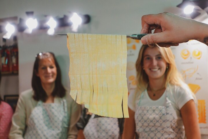 Learn to make pasta and spritz cocktails in a fun, tipsy cooking class in Rome, photo 7 | wizardtrip