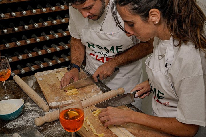 Learn to make pasta and spritz cocktails in a fun, tipsy cooking class in Rome, photo 12 | wizardtrip