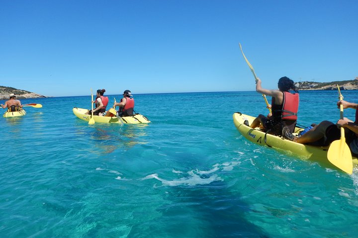 Kajakäventyr i Ibizas Xarraca Bay, utforska grottor och snorkla, foto 12 | wizardtrip