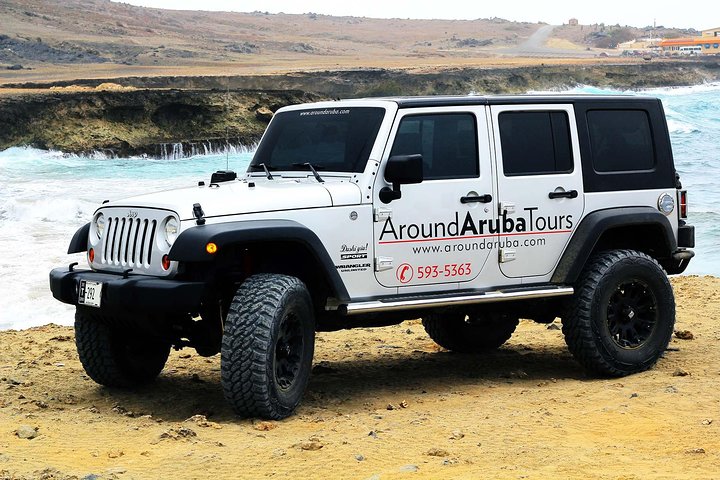 Private luxury AC Jeep tour exploring Aruba's natural attractions and landmarks, photo 4 | wizardtrip