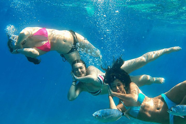 Aventura de caiaque e snorkeling explorando grutas marinhas e a costa selvagem de Pula, Croácia, foto 24 | wizardtrip