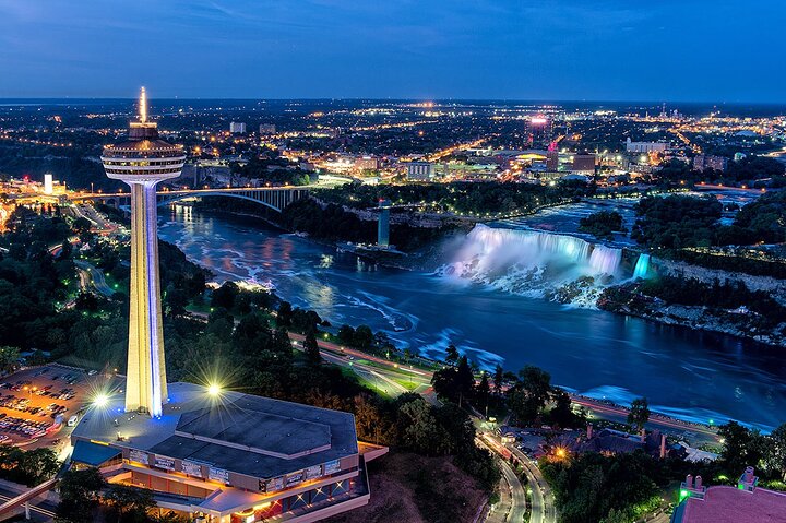 Excursion en soirée aux chutes du Niagara au départ de Toronto, avec croisière, feux d'artifice et chutes illuminées, photo 8 | wizardtrip