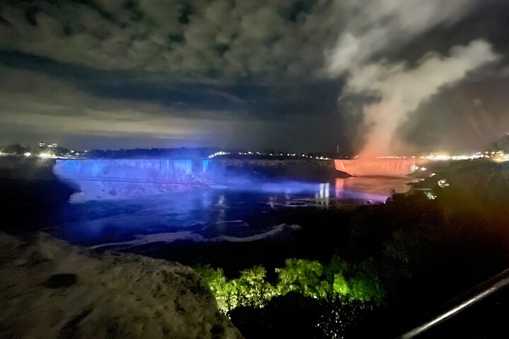 Excursion en soirée aux chutes du Niagara au départ de Toronto, avec croisière, feux d'artifice et chutes illuminées, photo 15 | wizardtrip