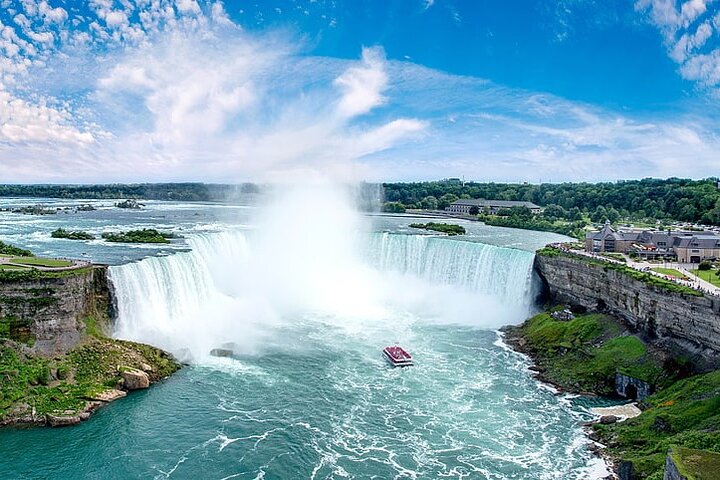 Excursion Toronto vers les Chutes du Niagara : Croisière et Voyage avec Accès Prioritaire | wizardtrip