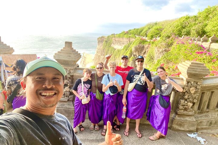 Uluwatu-tempelet og Kecak-ilddansforestilling i Jimbaran, Bali, Indonesia, foto 10 | wizardtrip