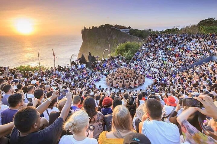 Uluwatu-tempelet og Kecak-ilddansforestilling i Jimbaran, Bali, Indonesia, foto 18 | wizardtrip