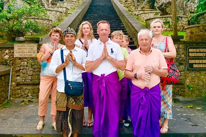 Uluwatu-tempelet og Kecak-ilddansforestilling i Jimbaran, Bali, Indonesia, foto 19 | wizardtrip