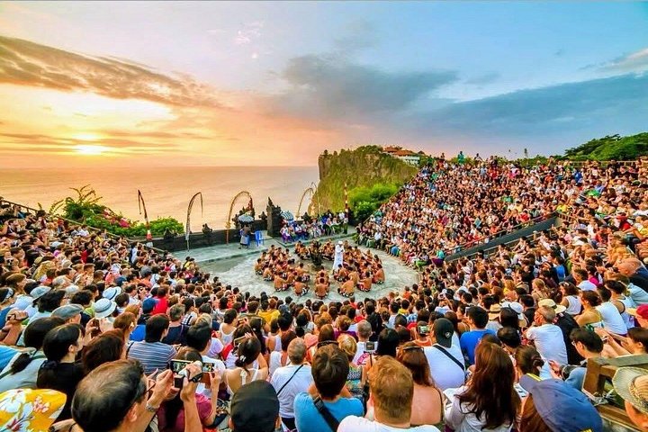 Zonsondergang Kecak dansvoorstelling bij de Uluwatu Tempel, Bali, foto 24 | wizardtrip