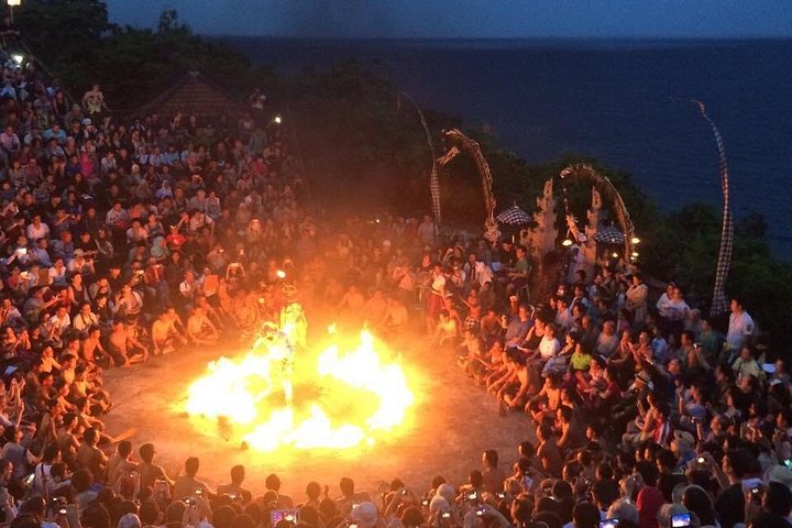 Zonsondergang Kecak dansvoorstelling bij de Uluwatu Tempel, Bali, foto 25 | wizardtrip