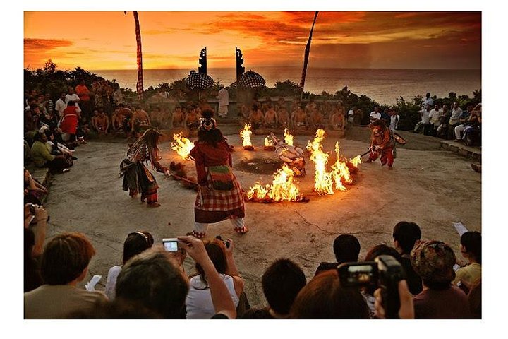 Zonsondergang Kecak dansvoorstelling bij de Uluwatu Tempel, Bali, foto 29 | wizardtrip