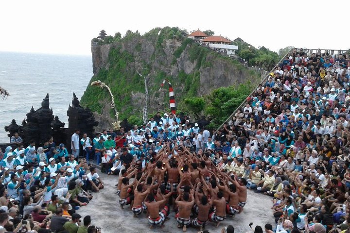 Zonsondergang Kecak dansvoorstelling bij de Uluwatu Tempel, Bali, foto 36 | wizardtrip
