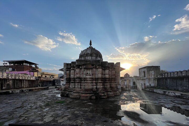 Udforsk den spirituelle by Pushkar på en vandretur, besøg templer, ghats og lokale markeder, foto 12 | wizardtrip