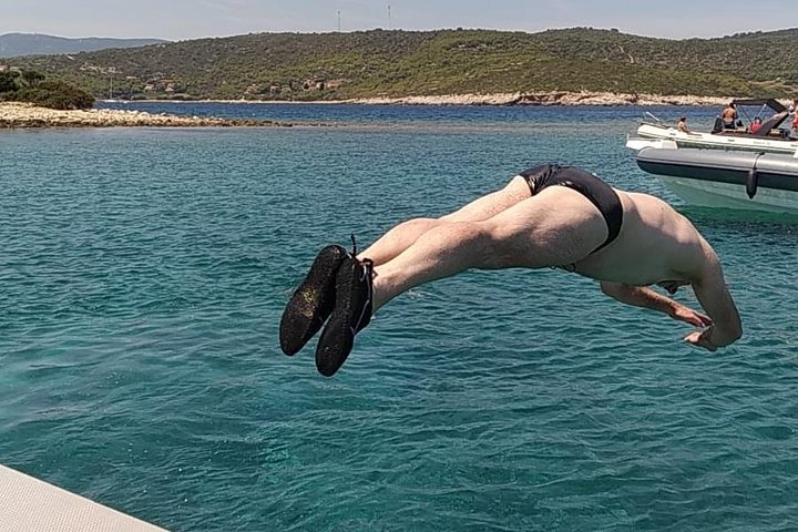 Tour in motoscafo di lusso da Spalato alla Grotta Azzurra, Hvar e Vis, con nuoto e visite turistiche, foto 21 | wizardtrip
