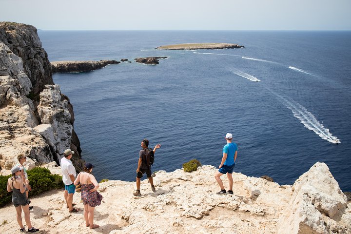 メノルカ島の隠れた風景、遺跡、農場を専門ガイドと共に巡る冒険、写真8 | wizardtrip