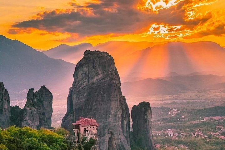 Tour privato ai monasteri di Meteora da Atene, con paesaggi mozzafiato e siti storici, foto 8 | wizardtrip