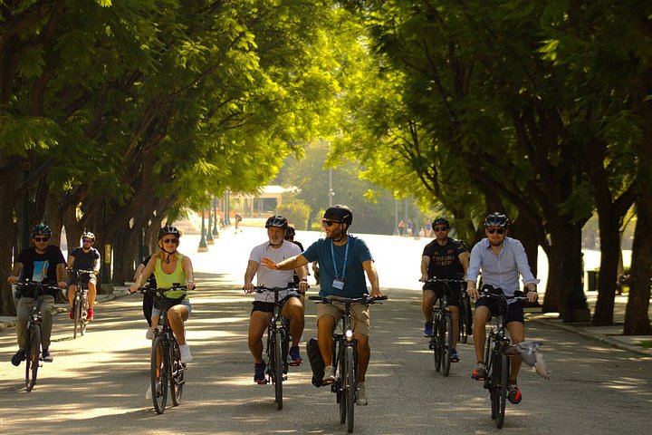 Erkunde Athens antike Stätten und charmante Straßen auf einer malerischen Radtour, Foto 16 | wizardtrip