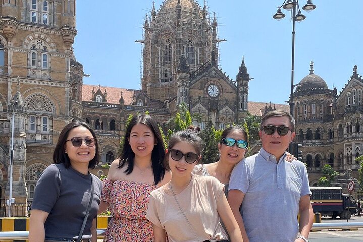 Private tour exploring Mumbai's historic Gateway of India, vibrant markets, and iconic landmarks, photo 7 | wizardtrip