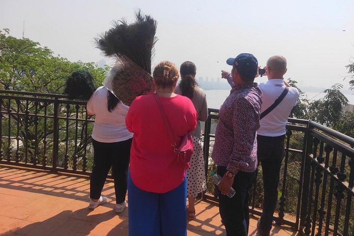 Private tour exploring Mumbai's historic Gateway of India, vibrant markets, and iconic landmarks, photo 9 | wizardtrip