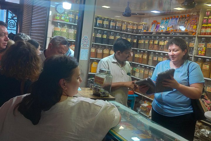 Private tour exploring Mumbai's historic Gateway of India, vibrant markets, and iconic landmarks, photo 35 | wizardtrip